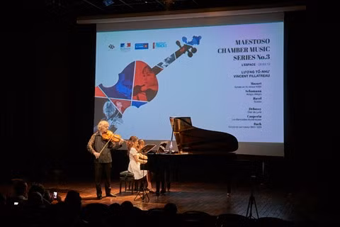 Luong Tô Nhu et Vincent Fillatreau en concert à Hanoi ảnh 1