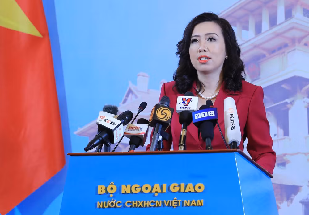 Le Vietnam évacuera et rapatriera ses citoyens en Ukraine selon leur souhait ảnh 1