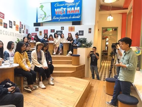 La communication des entreprises, opportunité pour les jeunes francophones ảnh 1