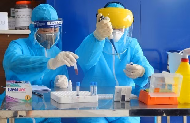 Le Premier ministre demande une normalisation étape par étape avec l'épidémie de COVID-19 ảnh 2