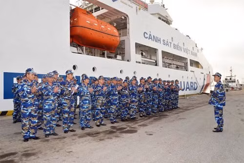 Des navires vietnamiens participent à des activités à Singapour et en Chine ảnh 2