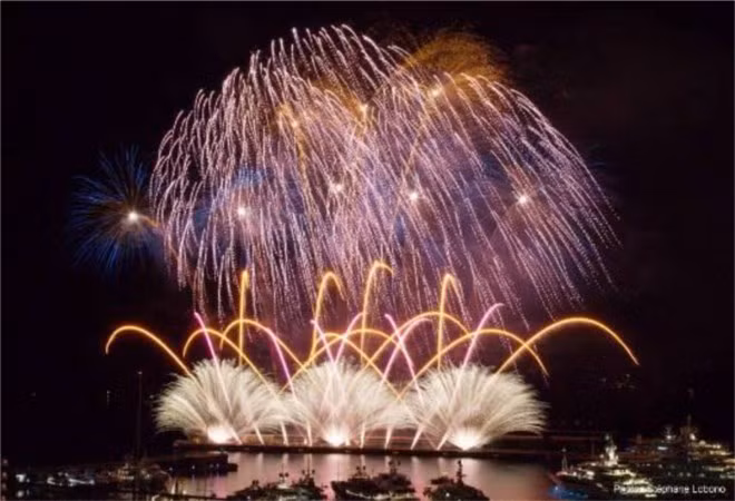 Fête spectaculaire au festival international de feux d'artifice de Da Nang ảnh 1