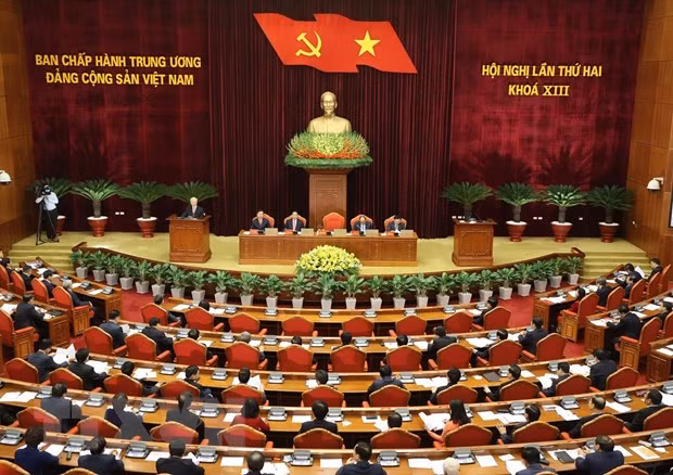 Première journée de travail du 2e Plénum du Comité central du Parti ảnh 1