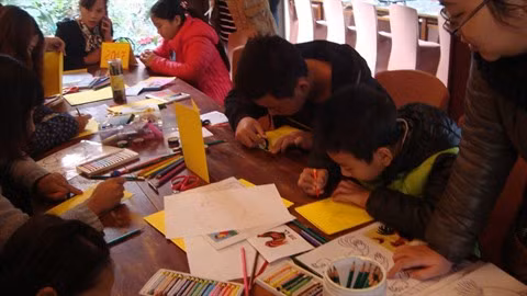 Fête du Têt pour des enfants démunis de Hanoï ảnh 3