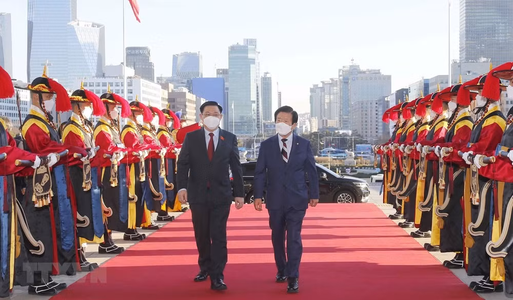 Significations importantes des visites du président de l’AN en R. de Corée et en Inde ảnh 1