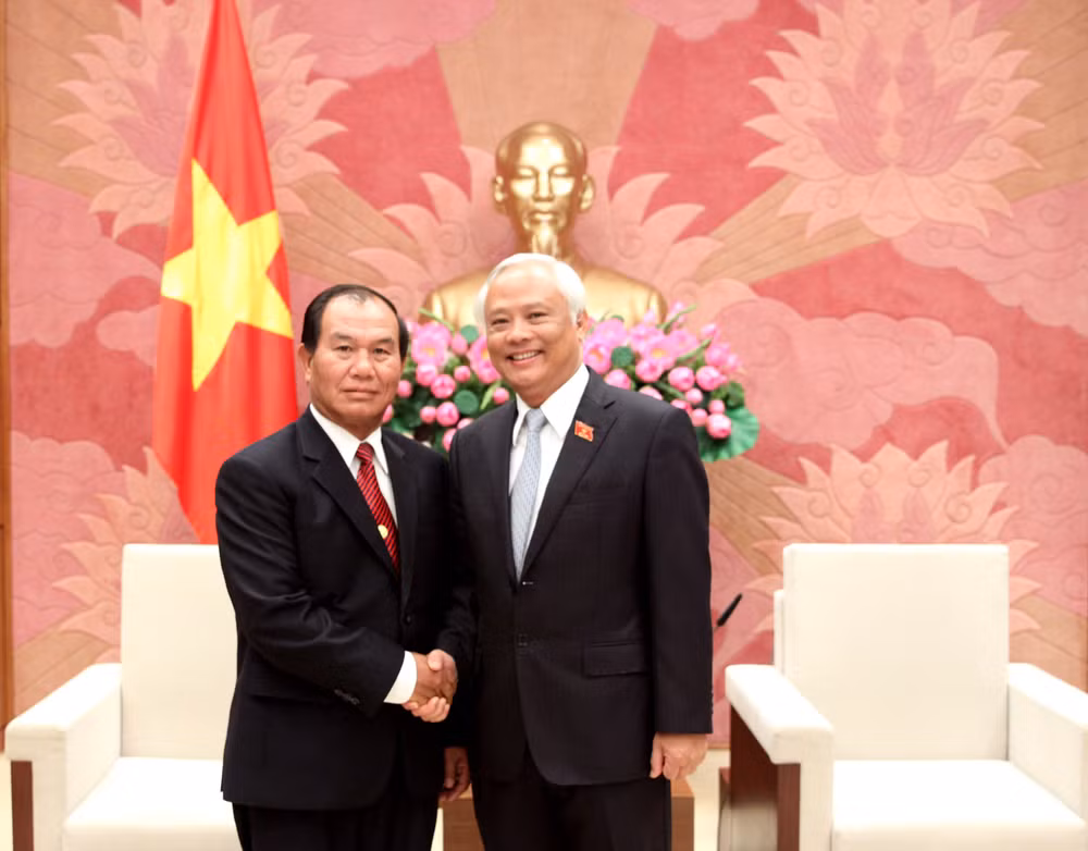 ​Un vice-président de l’AN ​reçoit le ministre laotien de la Justice ảnh 1