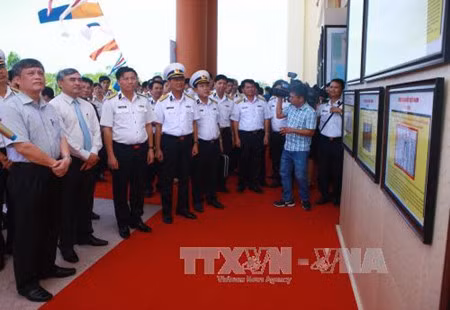 Exposition «Hoàng Sa-Truong Sa du Vietnam les preuves historiques et juridiques» à Hai Phong ảnh 1