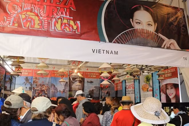La participation du Vietnam à la Foire des cultures amies du Mexique appréciée ảnh 1