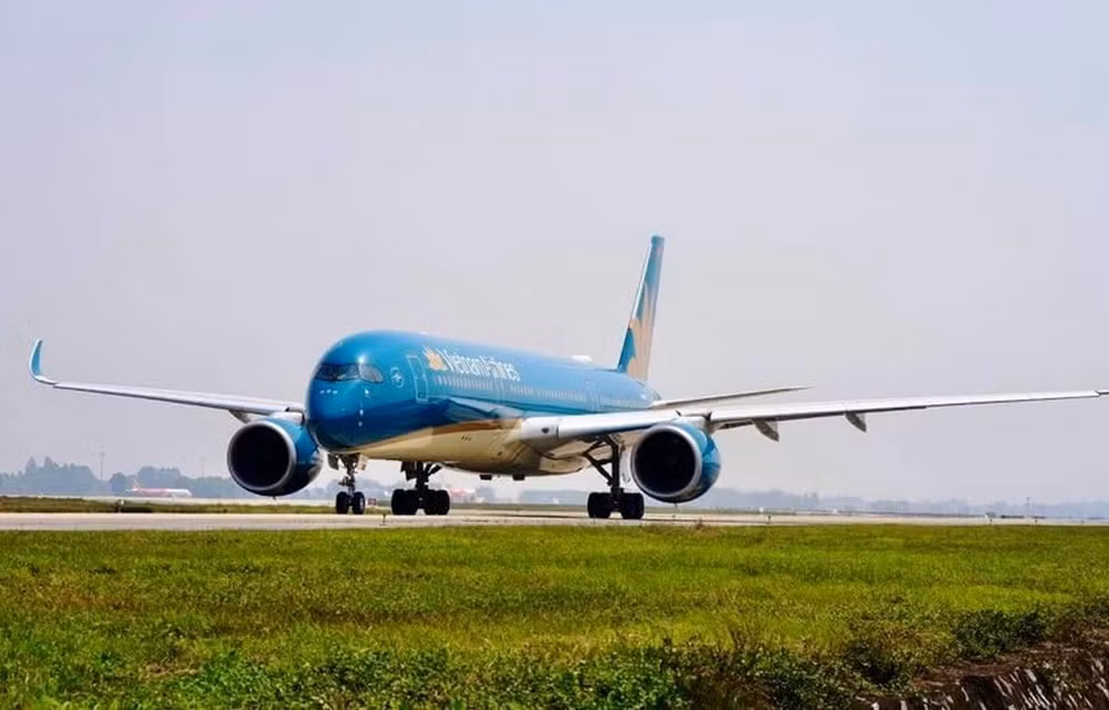 Vietnam Airlines continuera ses vols pour rapatrier des Vietnamiens évacués d'Ukraine ảnh 1