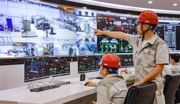 L’usine d'incinération avec récupération d'énergie de Soc Son raccordée au réseau national ảnh 1