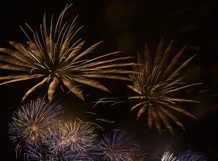 ​ Feux d'artifice lors de la cérémonie d’ouverture des SEA Games 31 ảnh 1