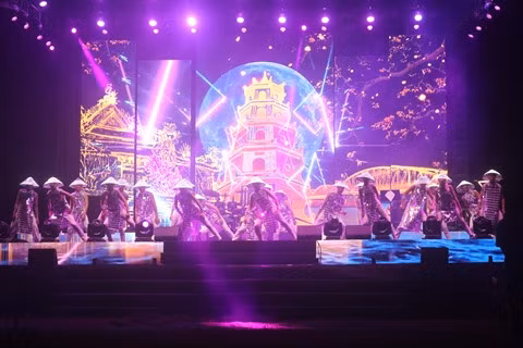 "Salut Huê !", clôture du Festival de Huê 2022 ảnh 1
