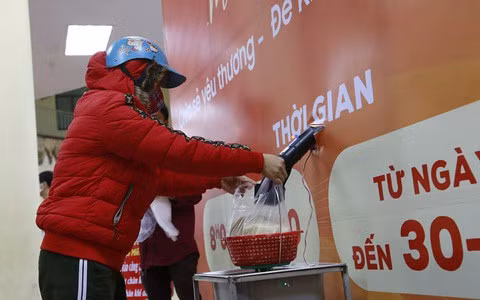 COVID-19: des "ATM riz" supplémentaires pour venir en aide aux plus vulnérables ảnh 1