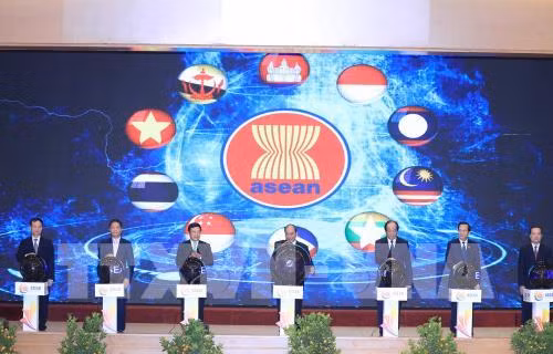 Des sénateurs américains félicitent le Vietnam pour sa présidence de l'ASEAN ảnh 1