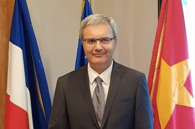 L'ambassadeur de France souhaite vivre le Têt à Hanoï ảnh 1