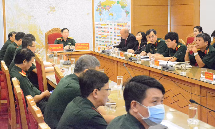 COVID-19 : La médecine militaire du Vietnam et de l'Afrique du Sud élargit leur coopération ảnh 1