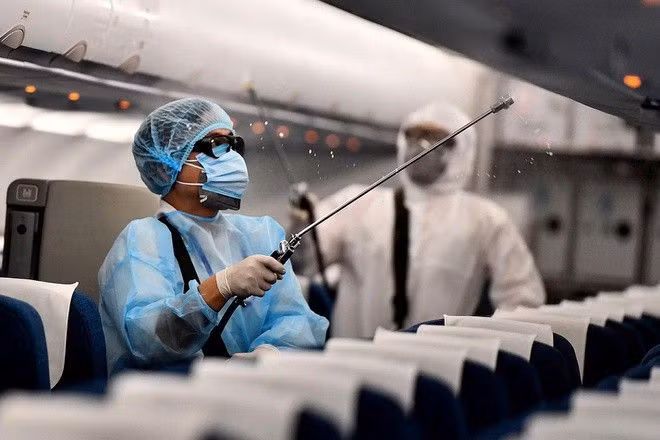 Un vol de la Thai Airways de Bangkok à Hanoi avec des passagers infectés par le COVID-19 ảnh 1