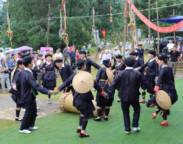 La danse au tambour des Giay ảnh 1 La danse au tambour des Giay ảnh 1