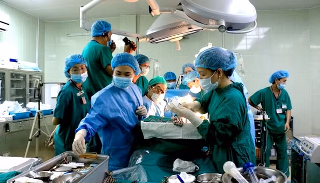 L’hôpital Cho Rây réussit sa 500e transplantation rénale ảnh 1