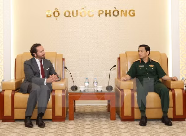 Le chef d’état-major de l’Armée populaire du Vietnam reçoit des officiels du groupe français CNIM ảnh 1