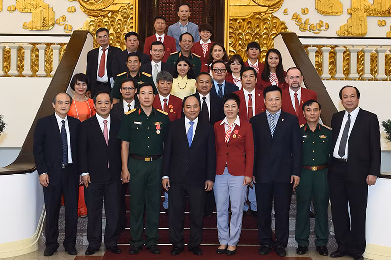 Le PM félicite les sportifs vietnamiens participant aux JO de Rio de Janeiro ảnh 1