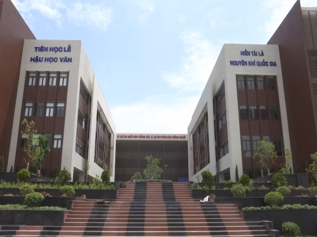 Bac Ninh : inauguration du lycée le plus moderne du Vietnam ảnh 1