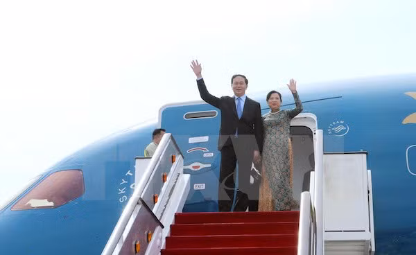 Le président Tran Dai Quang quitte Brunei pour Singapour ảnh 1