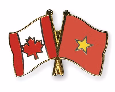 Le président du Comité populaire de Ho Chi Minh-Ville reçoit le consul général du Canada ảnh 1