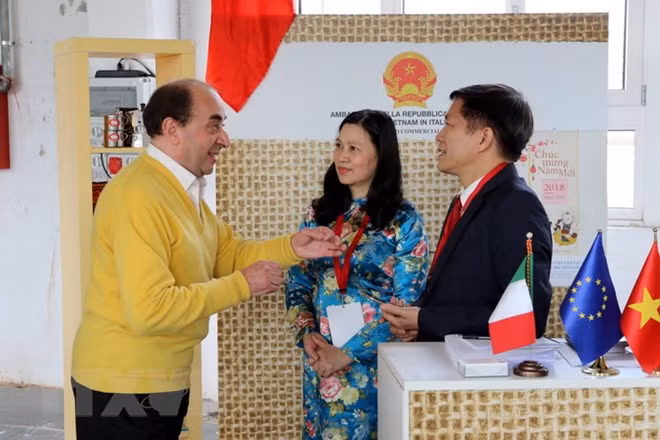Le Vietnam participe au Festival international du café en Italie ảnh 1
