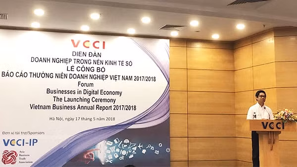 Lancement du rapport annuel sur les entreprises vietnamiennes 2017/2018 ảnh 1
