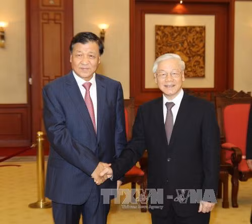 Le Vietnam tient en haute estime les relations avec la Chine ảnh 1