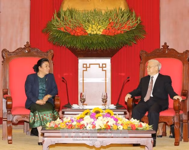 Le secrétaire général du PCV Nguyen Phu Trong reçoit une délégation du PPRL ảnh 1
