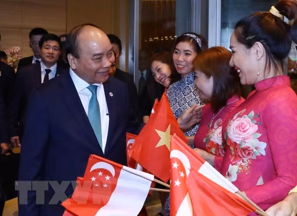Le Premier ministre Nguyen Xuân Phuc termine ses activités au 33e Sommet de l’ASEAN ảnh 1