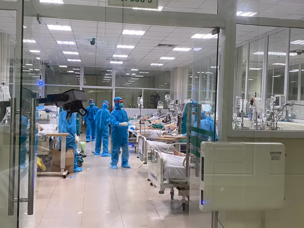 Le Vietnam confirme lundi matin son 37e décès lié au COVID-19 ảnh 1