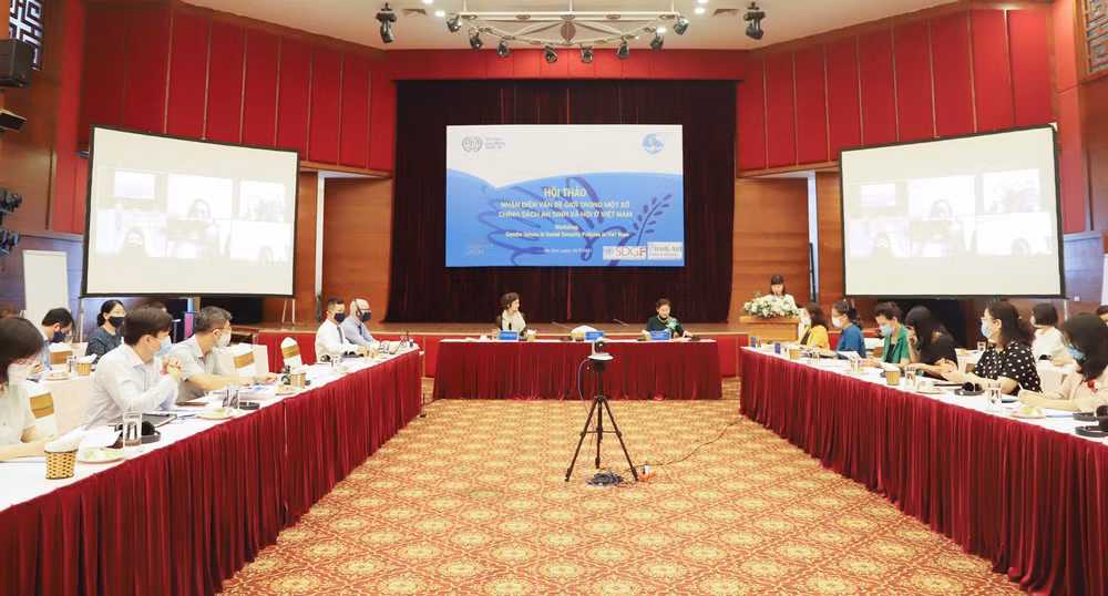 Promouvoir l'égalité des sexes dans le système d'assurance sociale et de sécurité sociale au Vietnam ảnh 1 Promouvoir l'égalité des sexes dans le système d'assurance sociale et de sécurité sociale au Vietnam ảnh 1