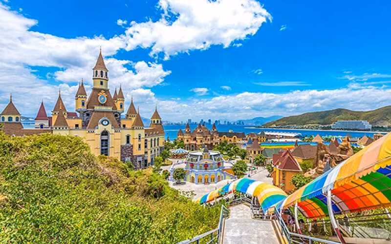 La province de Khanh Hoa se prépare à accueillir des visiteurs à la mi-octobre ảnh 1