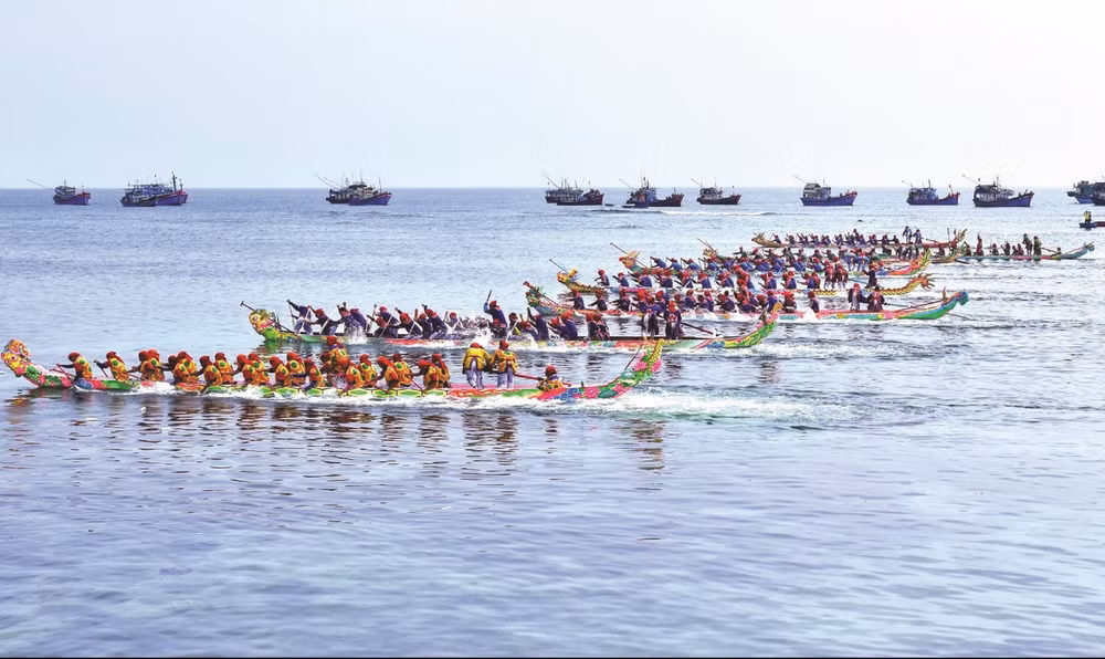 Quang Ngai : la course de bateaux "Tu Linh" reconnue Patrimoine culturel immatériel national ảnh 1