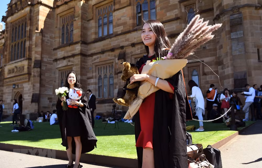 Le Vietnam se classe 4e en termes de nombre d'étudiants internationaux en Australie en 2020 ảnh 1