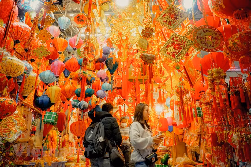 Hang Ma, rue multicolore au coeur de Hanoï à l'approche du Têt ảnh 3