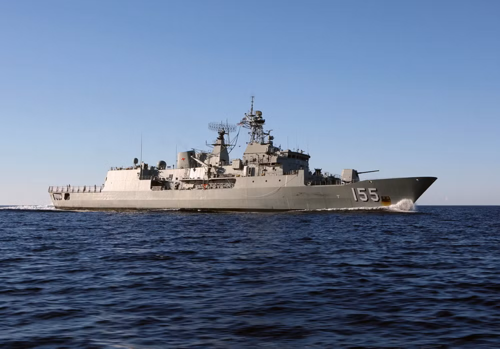 Un navire de la Marine royale australienne au port de Ho Chi Minh-Ville ảnh 1