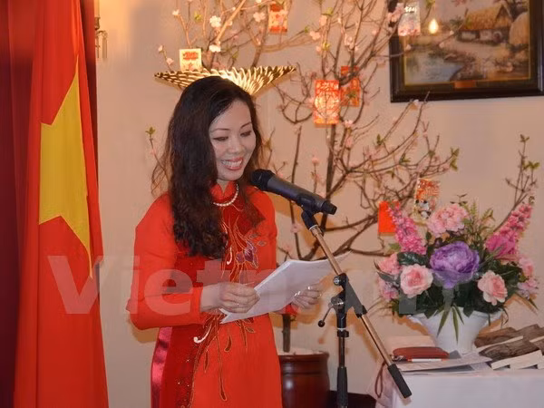 Célébration du 126ème anniversaire du président Ho Chi Minh au Canada et en R. tchèque ảnh 1