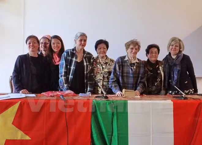 Colloques en Italie sur les rôles des femmes dans la guerre et la paix ảnh 1