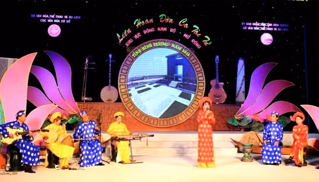 Binh Duong : Ouverture du festival de Đờn ca tài tử du Nam Bo oriental 2016 ảnh 1