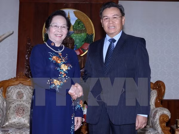 La vice-présidente Nguyen Thi Doan rencontre le vice-président de l'AN laotienne ảnh 1