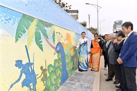Inauguration de la fresque en céramique du Sri Lanka à Hanoï ảnh 1