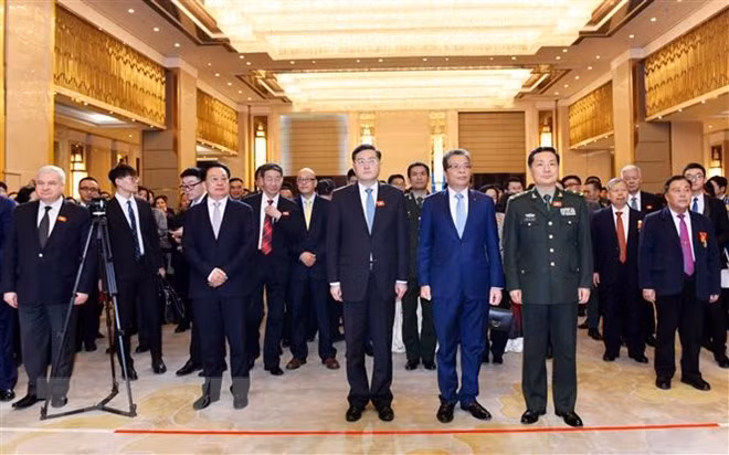 Célébration des 69 ans de l’établissement des relations diplomatiques Vietnam-Chine ảnh 1