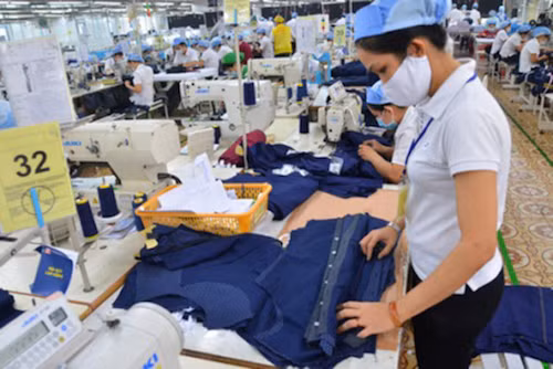 Le Vietnam enregistre un déficit commercial de près d’un milliard de dollars début janvier ảnh 1