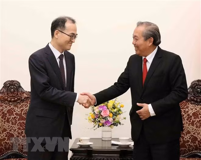 Le vice-PM Truong Hoa Binh reçoit le procureur général de la R. de Corée ​ ảnh 1