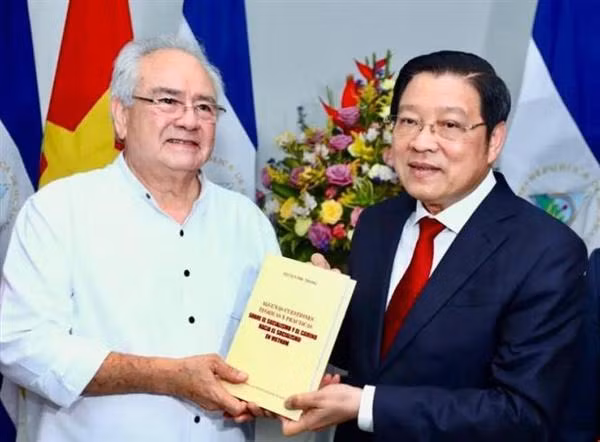 Une délégation du PCV effectue une visite de travail au Nicaragua ảnh 1