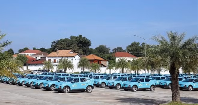 VinFast lance son service de taxi électrique Xanh SM au Laos ảnh 1
